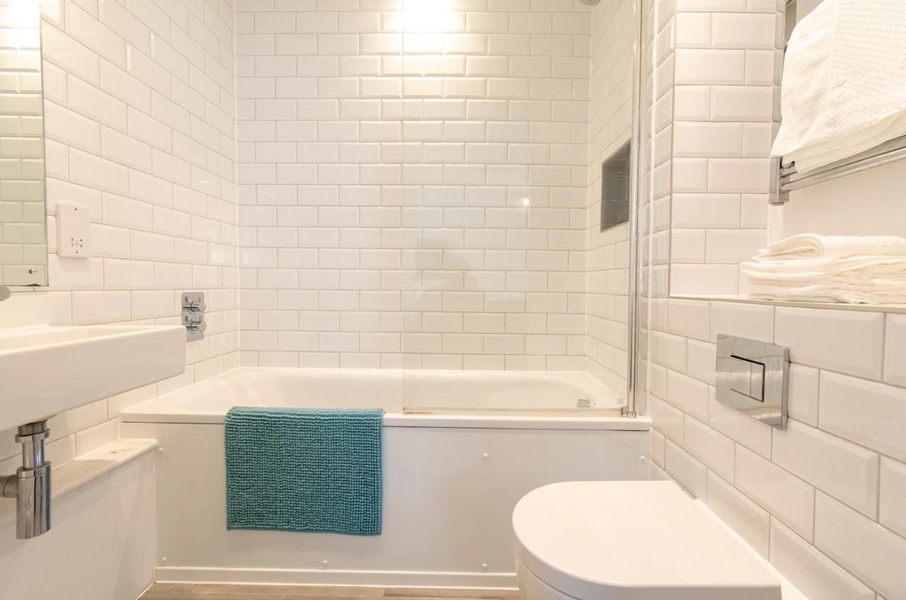 Modern 1 Bed Flat 2 Mins Walk From Restaurants Bars Clubs & Beach! Wow! Leilighet Bournemouth Eksteriør bilde